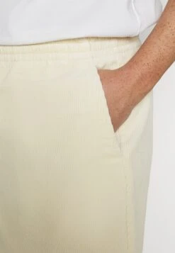 Prepsters Flat - Shorts - Guide Cream -Stock X 1a0af22417c14820bb0dcd23c696e635