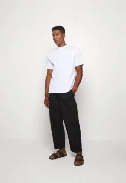 SAMSØE SAMSØE Norsbro - Basic T-Shirt - White -Stock X 1ac28f6ae8fa4f088fbee2db0772e468