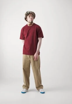 Nike Sportswear TEE - Basic T-shirt - Dark Team Red -Stock X 1b29af2f330b4eb29deede69de39b3d9