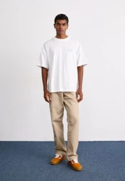 Vans PREMIUM OLD SKOOL UNISEX - Trainers - Red -Stock X 1b7072f2f6e742368d199bb7fe5979e9