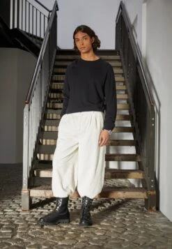 032c Pleat Front Unisex - Trousers - Natural White