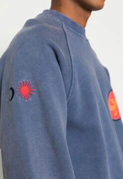 GRIMEY Unisex Glorified Washed Crewneck - Sweatshirt - Blue -Stock X 1bb6f8c747d34eaaa096c56486c03e27