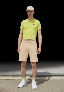 Wood Wood Vesterbro Badge Unisex - Basic T-Shirt - Lemonade/White/Morning Glory