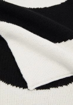 Hugo Zmono Unisex - Foulard - Natural -Stock X 1cf5daa01c13437ab548d7cb5d0f73fd