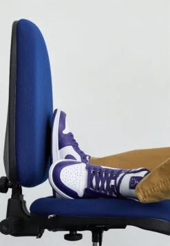 AIR JORDAN 1 MID - High-top Trainers - Sail/midnight Green/pure Platinum-coloured/redstone -Stock X 1df1bbed490245a8a7a8232344f7d5d9