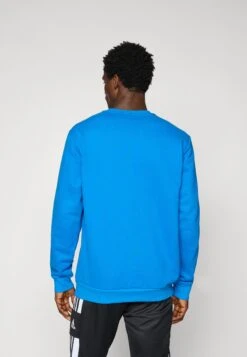 Adidas Originals REAL MADRID ICON SWEAT - Club Wear - Bluebird/white -Stock X 1e08749fdf3845d0bbf877856a98a416