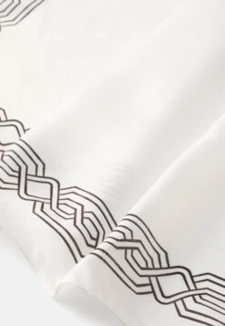 Hugo BANDANA - Foulard - Natural -Stock X 1e2a0b8b2ba0470b94a5bf2d9e64d7fc