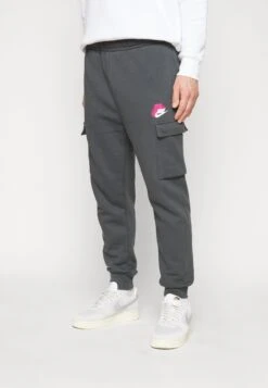 Nike Sportswear Pant - Cargo Trousers - Dark Smoke Grey 13 Nike Sportswear Pant - Cargo Trousers - Dark Smoke Grey -Stock X 1f986e51f3154cdab02e70bca6b3bfea