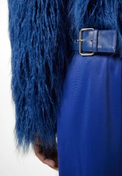 Han Kjøbenhavn Boxy Jacket - Winter Jacket - Blue -Stock X 1fead74e318c4aefa2269db5b976850f