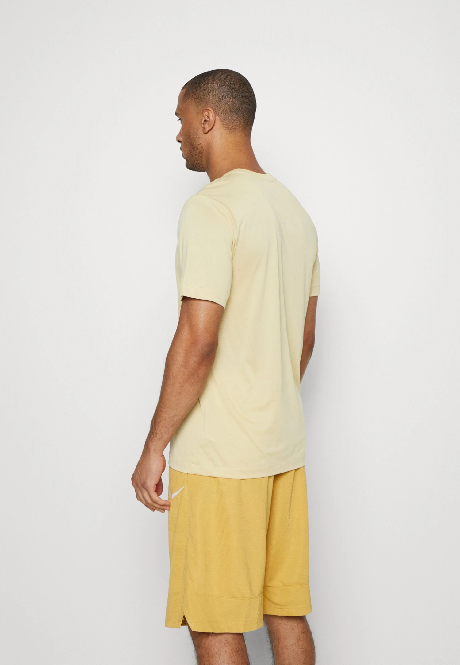 Nike Performance ArizonaLegend Tee - Print T-Shirt -Gold 5 Nike Performance ArizonaLegend Tee - Print T-Shirt -Gold - Image 3