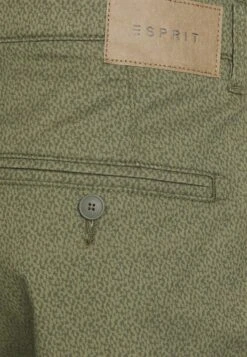 ESPRIT Core- Shorts - Olive -Stock X 201c1e1214864936986992c91803ec57