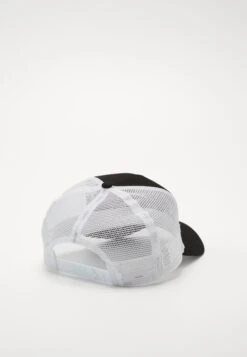NEW ERA Clean Trucker Neyyan - Cap - Black/ White 10 NEW ERA Clean Trucker Neyyan - Cap - Black/ White -Stock X 2043ad283549455caeae0866273b25a7