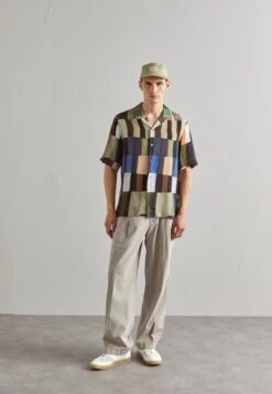 PAUL SMITH Regular Fit - Shirt - Multi Coloured -Stock X 2190f80e19f149a282db03f7c1b5d2fc