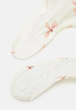 Cam Cam Copenhagen Sleeved Bib With Pocket Unisex - Other Accessories - Windflower Creme -Stock X 22ca5159719542aeb2f35c26c8bfd6e7