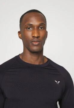 Essentials True Athletic Fit - Long Sleeved Top - Black -Stock X 241d58ebd4bd46dba4719fad3bf613c3