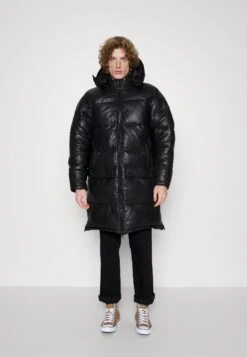 Yotei - Winter Coat - Black