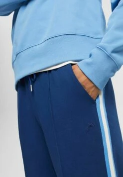 ESPRIT Mit Weitem Bein - Tracksuit Bottoms - Ink -Stock X 25258d3a26be4444a9e09e35caf84a54