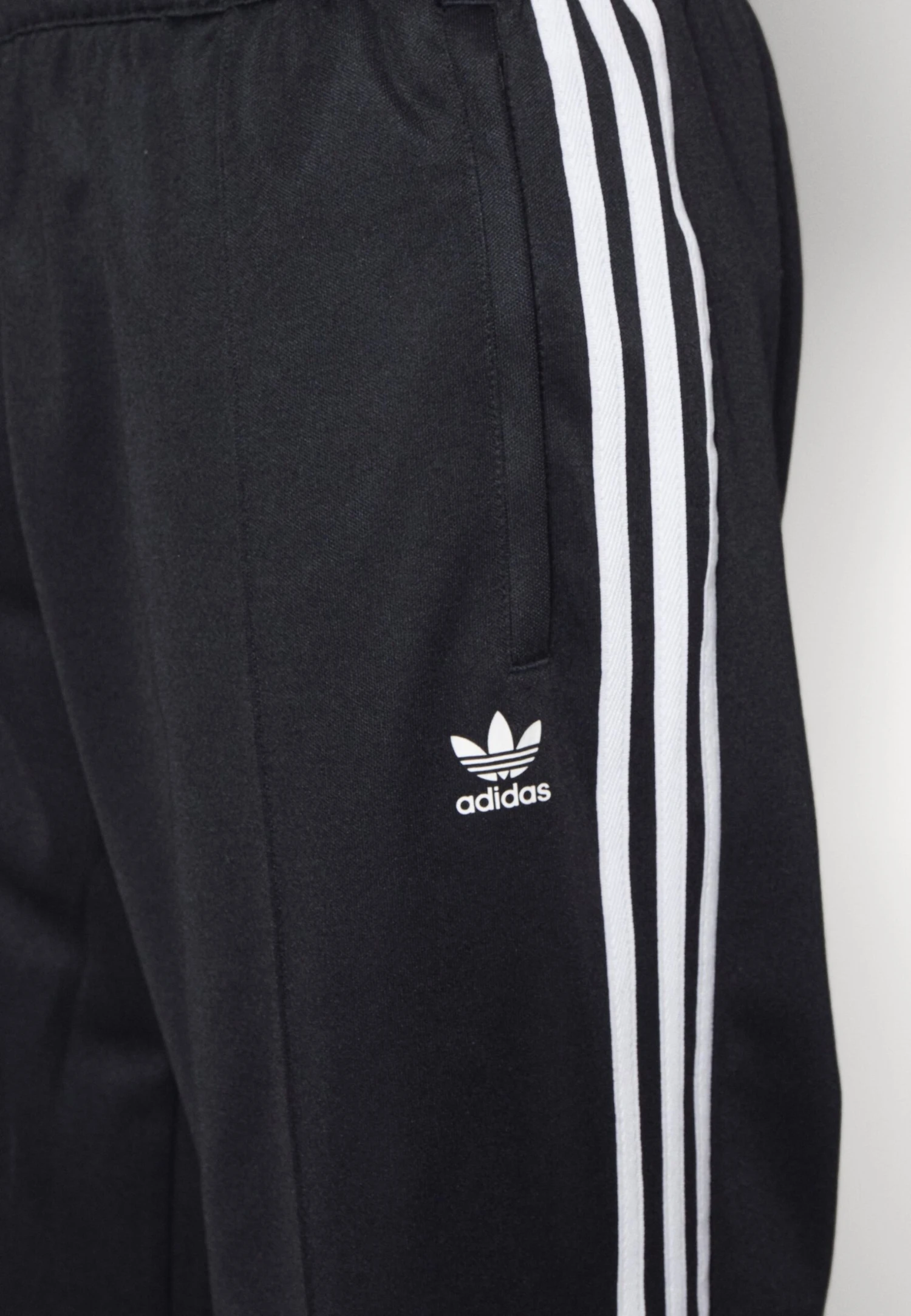 Adidas Originals Track Pants Unisex - Tracksuit Bottoms - Black 8 Adidas Originals Track Pants Unisex - Tracksuit Bottoms - Black - Image 6