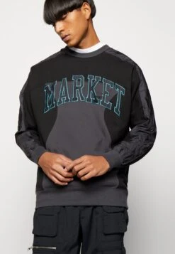 Puma Market Relaxed Crew - Sweatshirt - Phantom Black 11 Puma Market Relaxed Crew - Sweatshirt - Phantom Black -Stock X 277dce84e2fb4cbead89cf045e1f4a68
