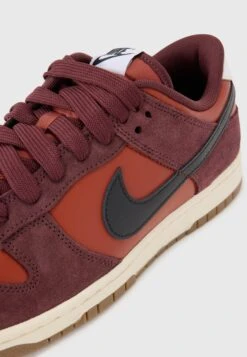 Nike Sportswear DUNK LOW RETRO - Trainers - Mars Stone/black/burgundy Crush/cocout Milk/gum Dark Brown/white -Stock X 282f70247e744dca9815d56115d49471