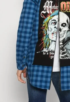 BRAVE SOUL Walker - Shirt - Blue/Dark Blue -Stock X 28d6f26fb52e4388aaea7b42ebce9cc8