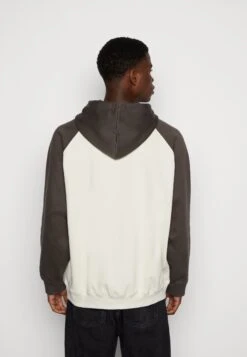 WEEKDAY Oversized Raglan Hoodie - Sweatshirt - Grey Dark -Stock X 2a2c561bb76e4496b6b2c626891a20d6