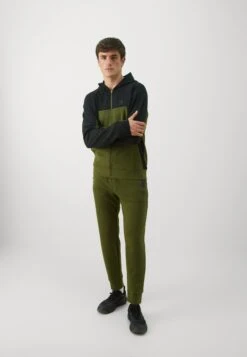 Champion C-TECH COLORBLOCK FULL ZIP HOODIE - Zip-up Sweatshirt - Khaki/black 9 Champion C-TECH COLORBLOCK FULL ZIP HOODIE - Zip-up Sweatshirt - Khaki/black -Stock X 2da7bcfb54be4c5e8f5cc00d4a7ba719