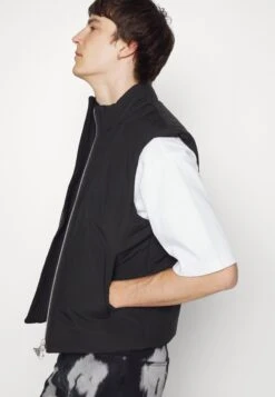 Han Kjøbenhavn Padded Vest - Waistcoat - Black -Stock X 2dec7186d60641efafe4de760fd43b0c