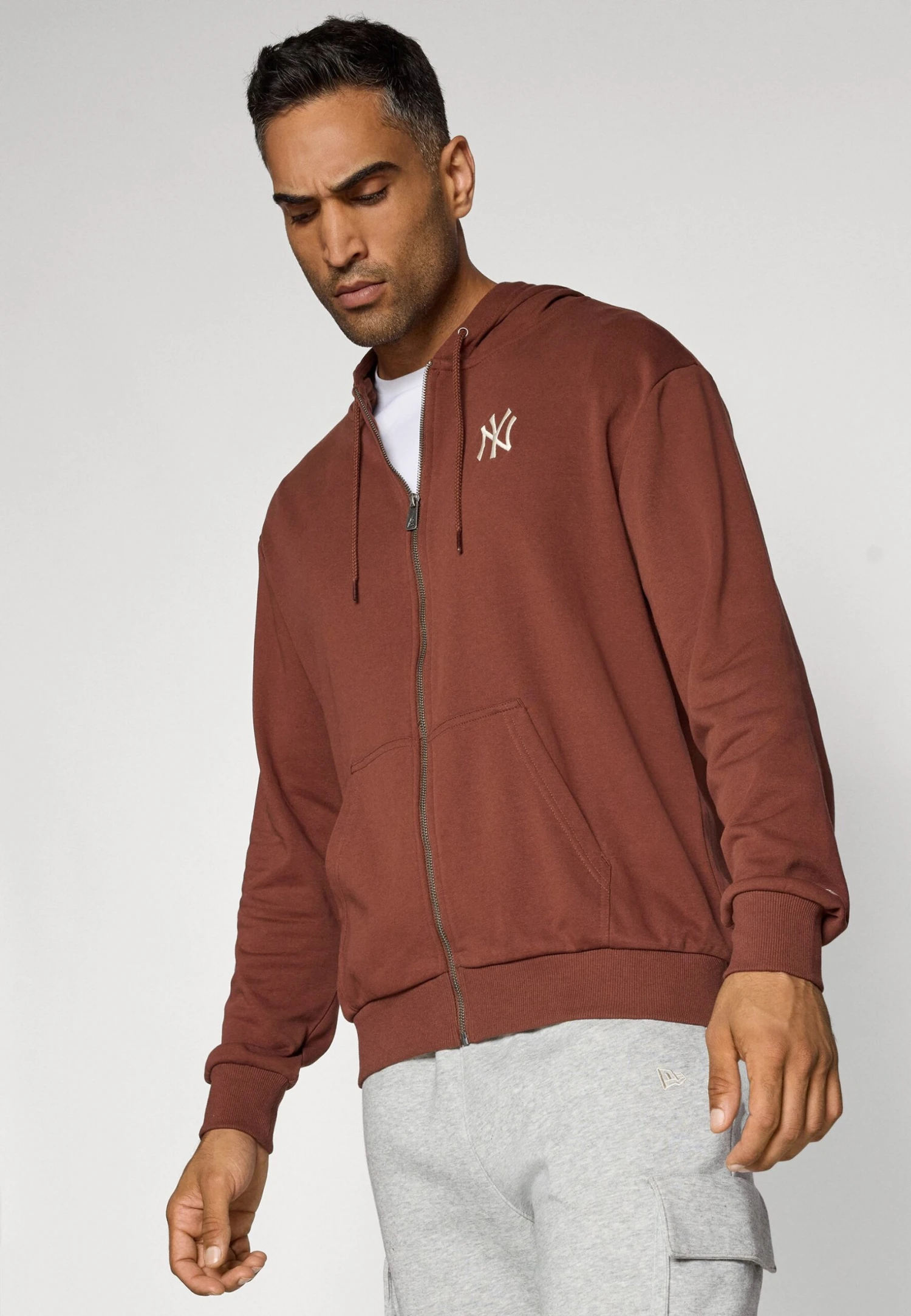 NEW ERA MLB NEW YORK YANKEES FULL ZIP HOODIE - Club Wear - Brown 6 NEW ERA MLB NEW YORK YANKEES FULL ZIP HOODIE - Club Wear - Brown - Image 4