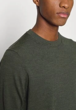 Selected Homme Htown Max Crew Neck B Noos - Jumper - Forest Night -Stock X 2f21bb73441143c2b5e8dc4a65d58953