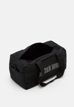 BJØRN BORG Street Sports Bag Unisex - Sports Bag - Black Beauty -Stock X 2f2580fa1d8b4982a48a9d4cb4fc1b88
