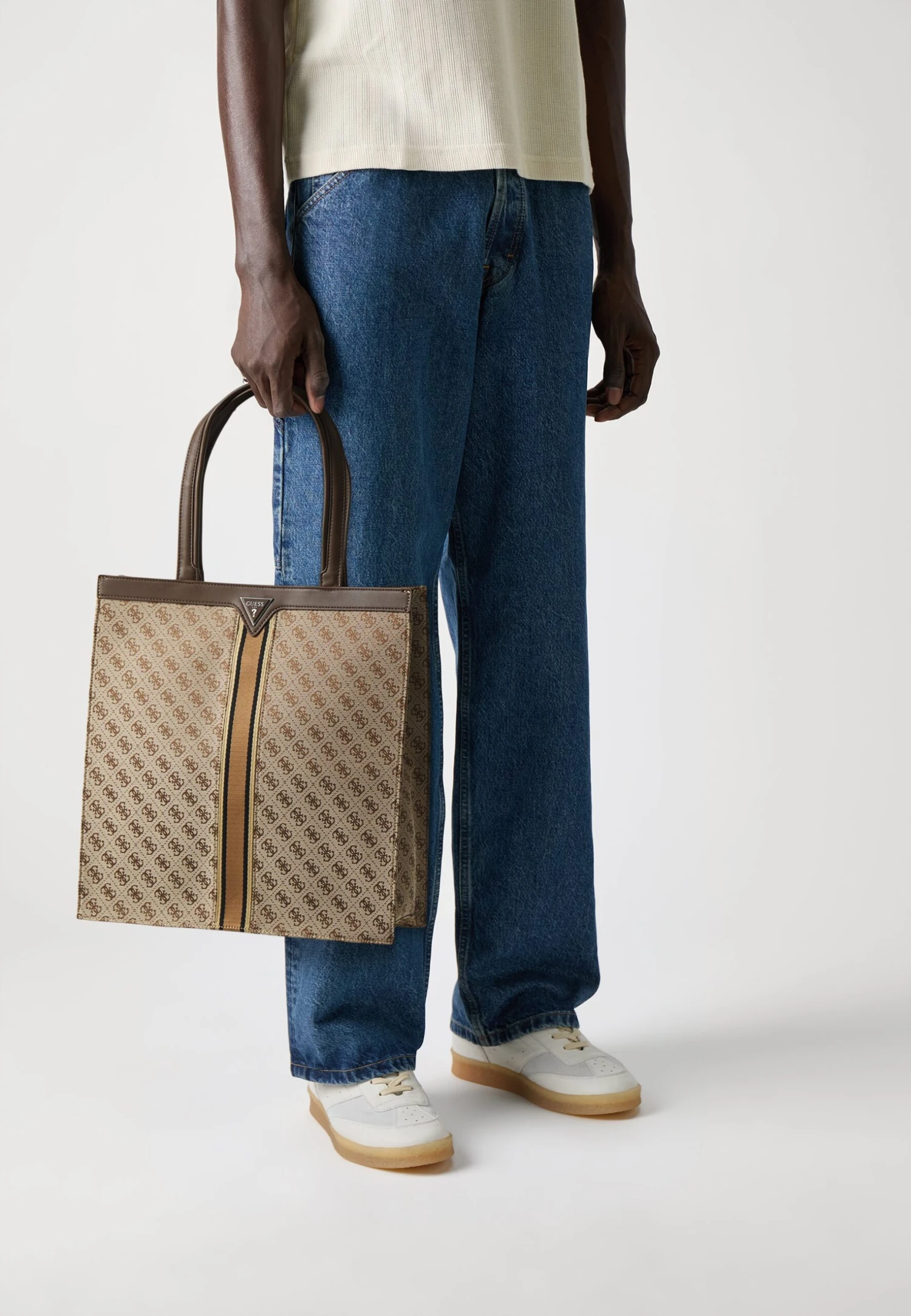 Guess MILANO TOTE - Tote Bag - Beige/brown 3 Guess MILANO TOTE - Tote Bag - Beige/brown