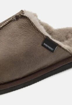 Shepherd HUGO - Slippers - Stone Oild Antique -Stock X 30a494478ad34c9e956645aa2f869470