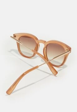 Le Specs Trasher Unisex - Sunglasses - Barley -Stock X 313d65ffbdd6438eb2d52cedcf6dff4f