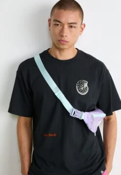 TEE FOSSILS - Print T-shirt - Black -Stock X 31b9f8ed489d4cd9b8da6d45b49264b5