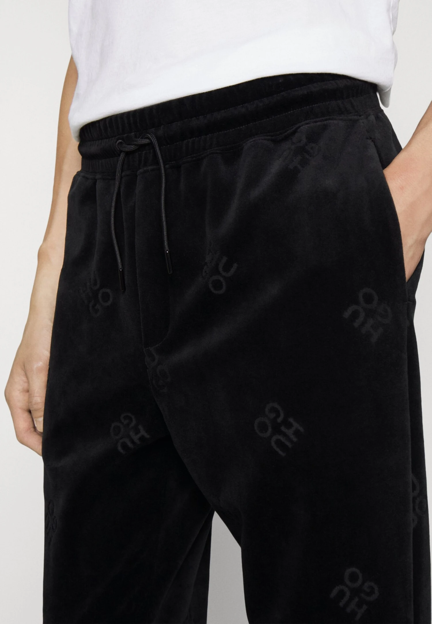 Hugo Daboon - Tracksuit Bottoms - Black 7 Hugo Daboon - Tracksuit Bottoms - Black - Image 5