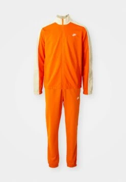 Nike Sportswear CLUB - Tracksuit - Safety Orange/light Khaki -Stock X 3211e47431754c21bd92847bc195ef3e
