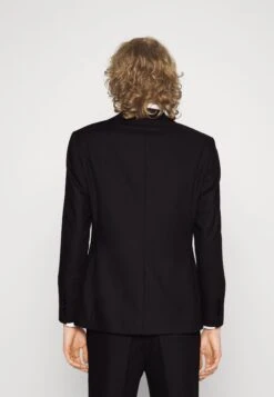 Aquila Set - Suit - Black -Stock X 32a86f0fb74a4854a37e3fe02d4001e0