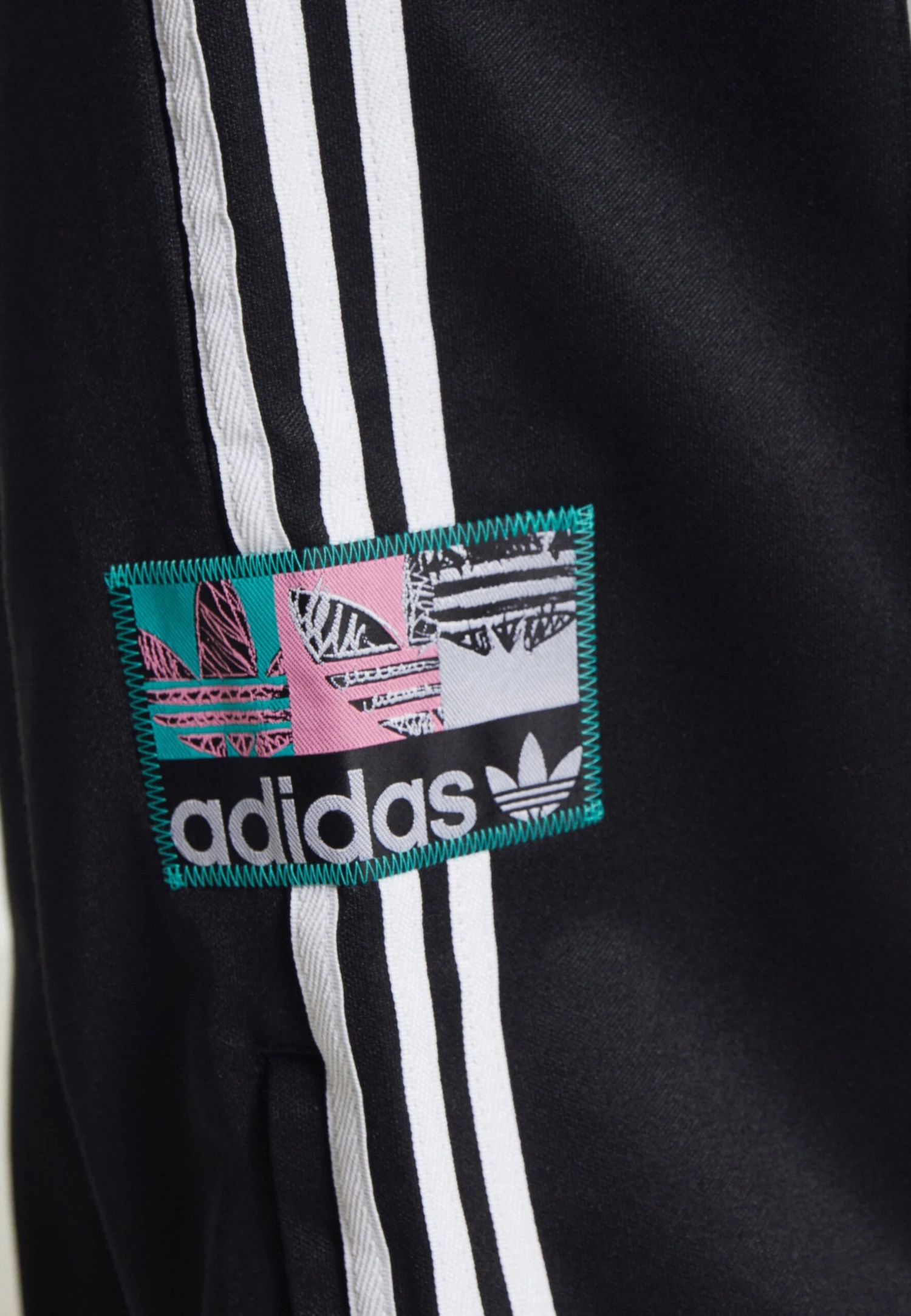 Adidas Originals Track Pants Unisex - Tracksuit Bottoms - Black 10 Adidas Originals Track Pants Unisex - Tracksuit Bottoms - Black - Image 8