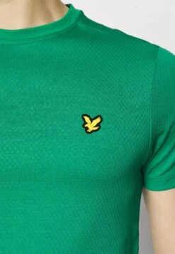 Lyle & Scott Container Tee - Sports T-Shirt - Green -Stock X 32ec40293f444974b5f9799dec6f6f89