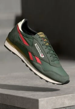 Reebok Classic AZTEC II UNISEX - Trainers - Black/washed Black/chalk -Stock X 331a31f7506445b1b5116fe6b2a436e6