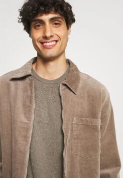 Lindbergh Jumper - Sand Melange 11 Lindbergh Jumper - Sand Melange -Stock X 337ea8d3323d40bbb109aaf3981af7f4