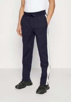 Les Deux Sterling Track Pants - Tracksuit Bottoms - Dark Navy/Ivory