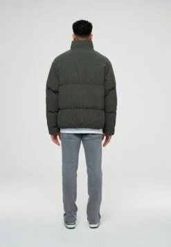Pegador Sundre Puffer Jacket - Winter Jacket - Forest Green -Stock X 34cc0011903e43b7afa4b8621424132b