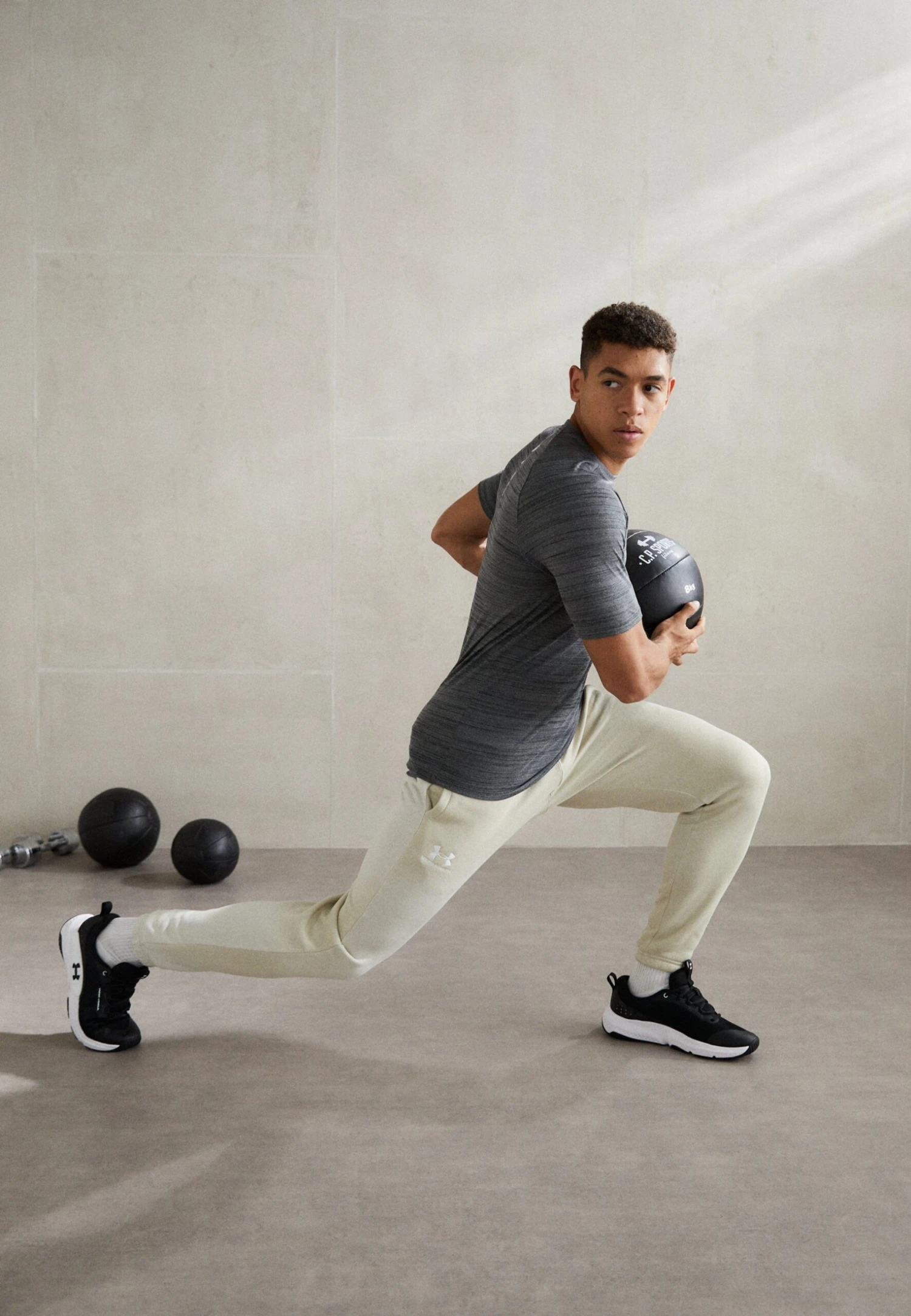 Under Armour Dynamic Select - Training Shoe 5 Under Armour Dynamic Select - Training Shoe - Image 3