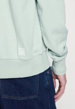 Hoodie - Light Green -Stock X 355c680676ff424595d96cd9ffdb247c