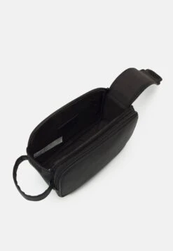 Pier One Unisex - Wash Bag - Black -Stock X 3597b0ba18764e739afce6b352860d65
