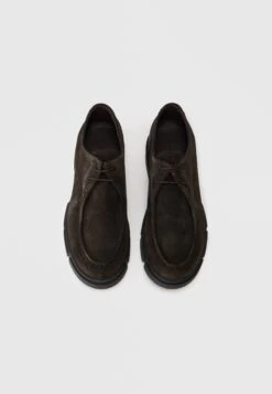 Guess FIORY - Lace-ups - Coffee -Stock X 36bd45917c1d4238a3ec633ee7152a3e