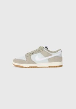 Nike Sportswear DUNK LOW RETRO - Trainers - Cool Grey/white/photon Dust/ Brown -Stock X 376b4c3f111846bfae2403c44ea7d0b4