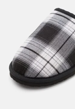 Bullboxer Bkgysuza - Slippers - Grey -Stock X 37a51a1dd82c480ba0164522d50b89be